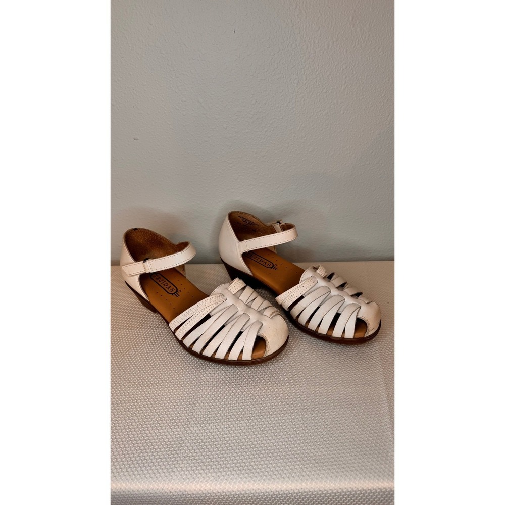 Women's White Comfort Sandals Size 6.5 - Picture 3 of 6